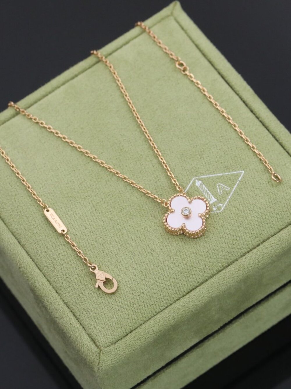 💋Van Cleef & Arpels Four-Leaf Clover Mother-Of-Pearl Necklace With Diamonds